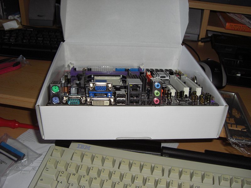 Frontseite des Mainboards